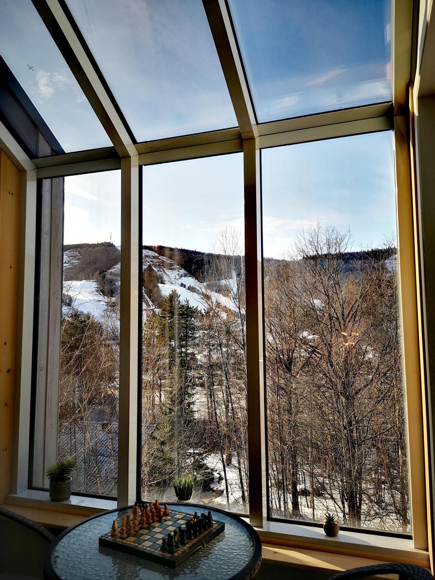 Condo Sur 2 Niveaux Avec Magnifique Vue Sur La Montagne Stoneham Luaran gambar